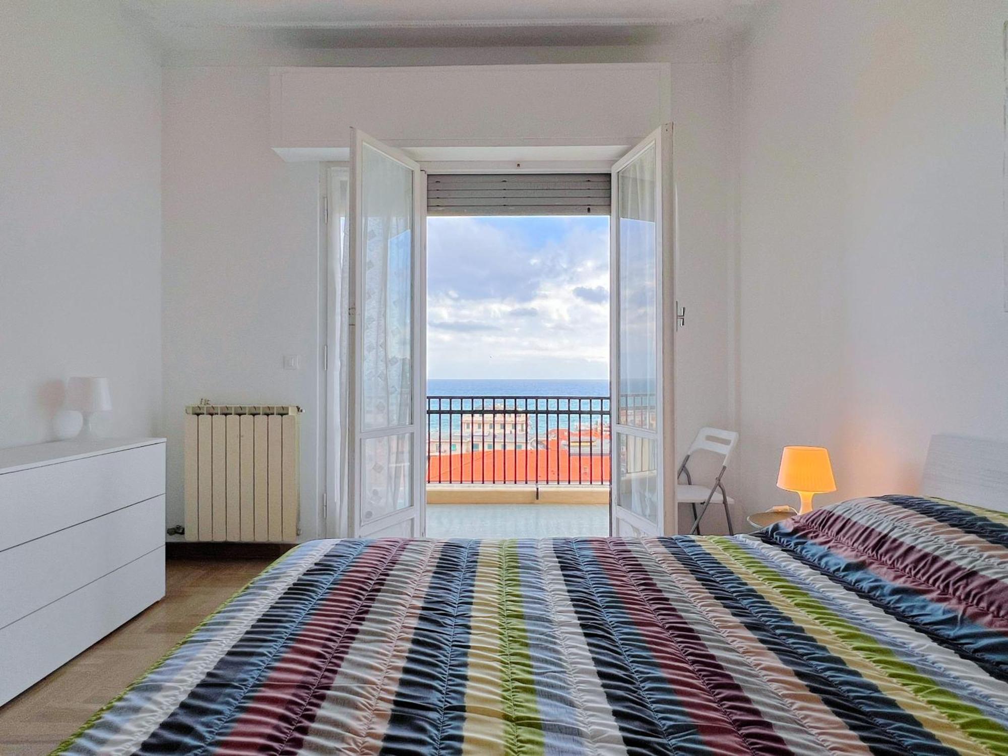 Ampio Appartamento Con Vista Варацце Экстерьер фото